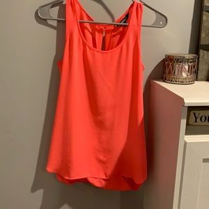 Bright pink. Open back. Express shirt.